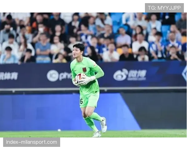 成都蓉城门将蹇韬亚冠多次作出关键扑救 展现潜力